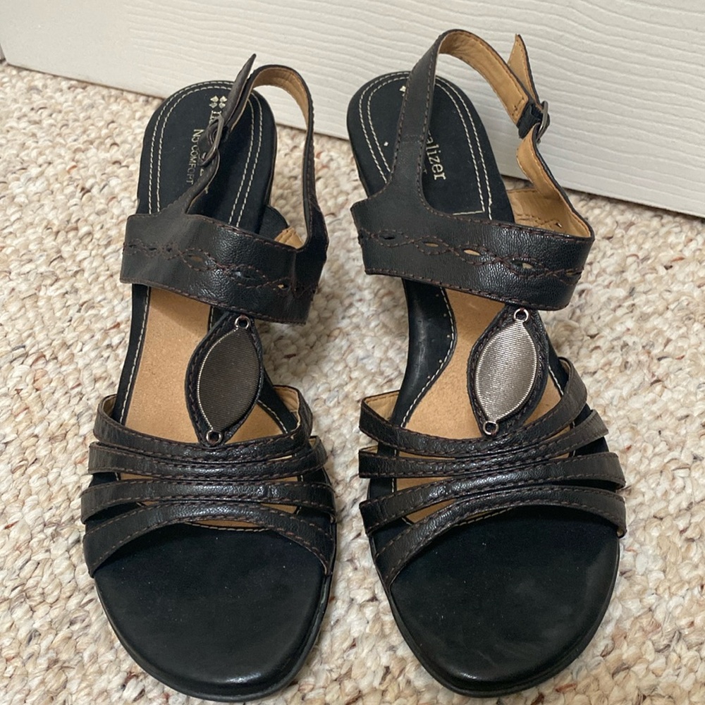Naturalizer sandals. Size 10M